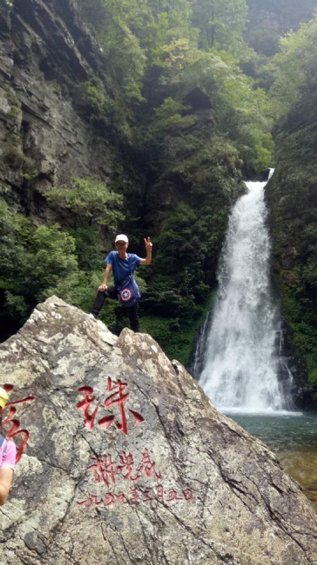 海岸岩崖的第一张照片--广东交友中心