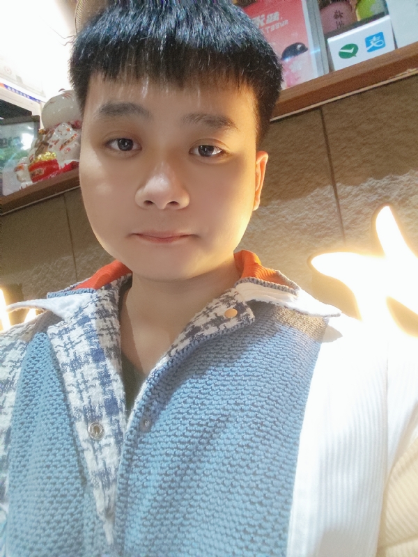 侯侯的第一张照片--广东交友中心